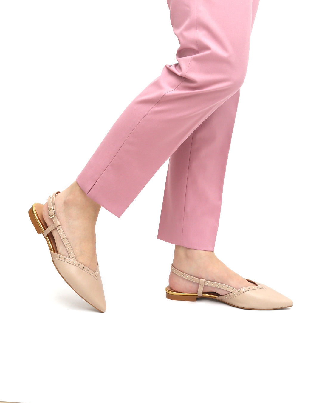 ZAPATO PLANO DESTALONADO TACHUELAS COLOR NUDE