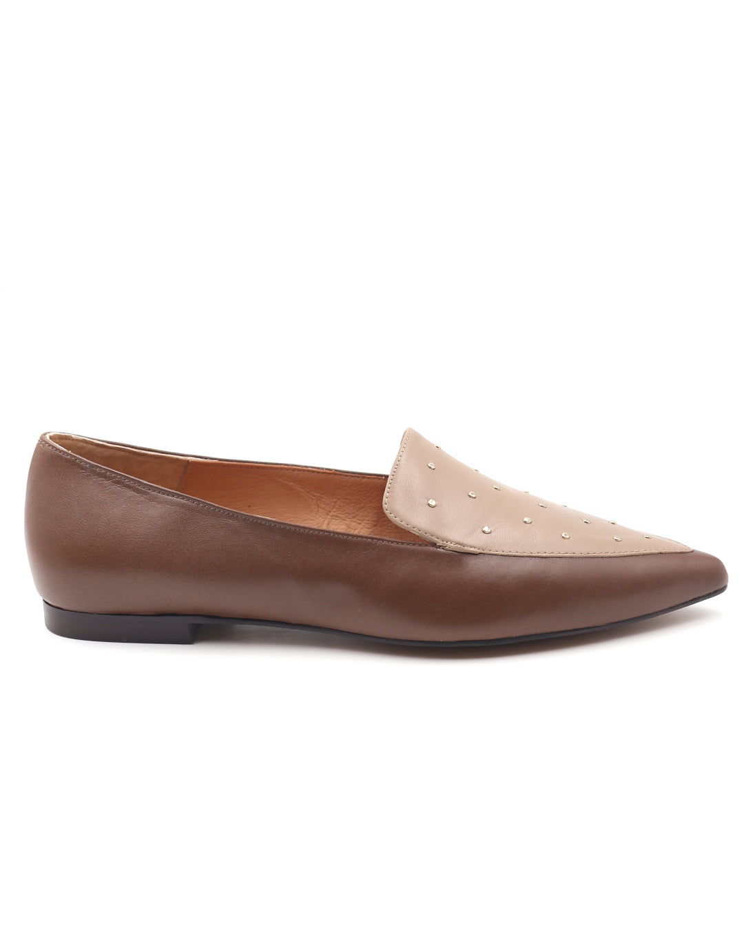 MOCASÍN MARRÓN TACHUELAS