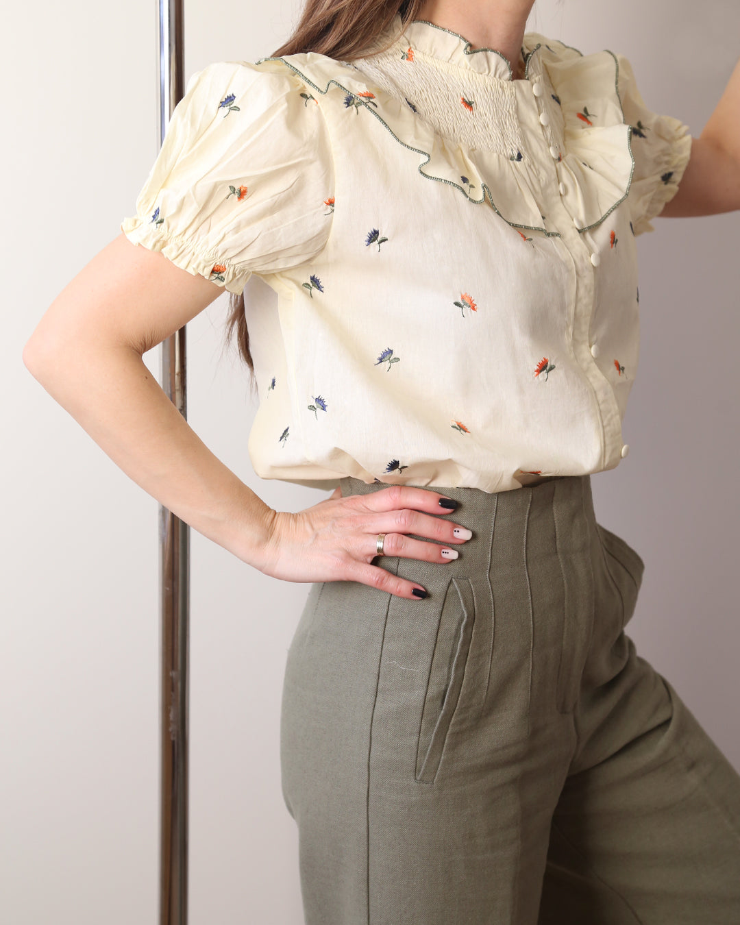 Blusa-romántica-manga-corta-mujer