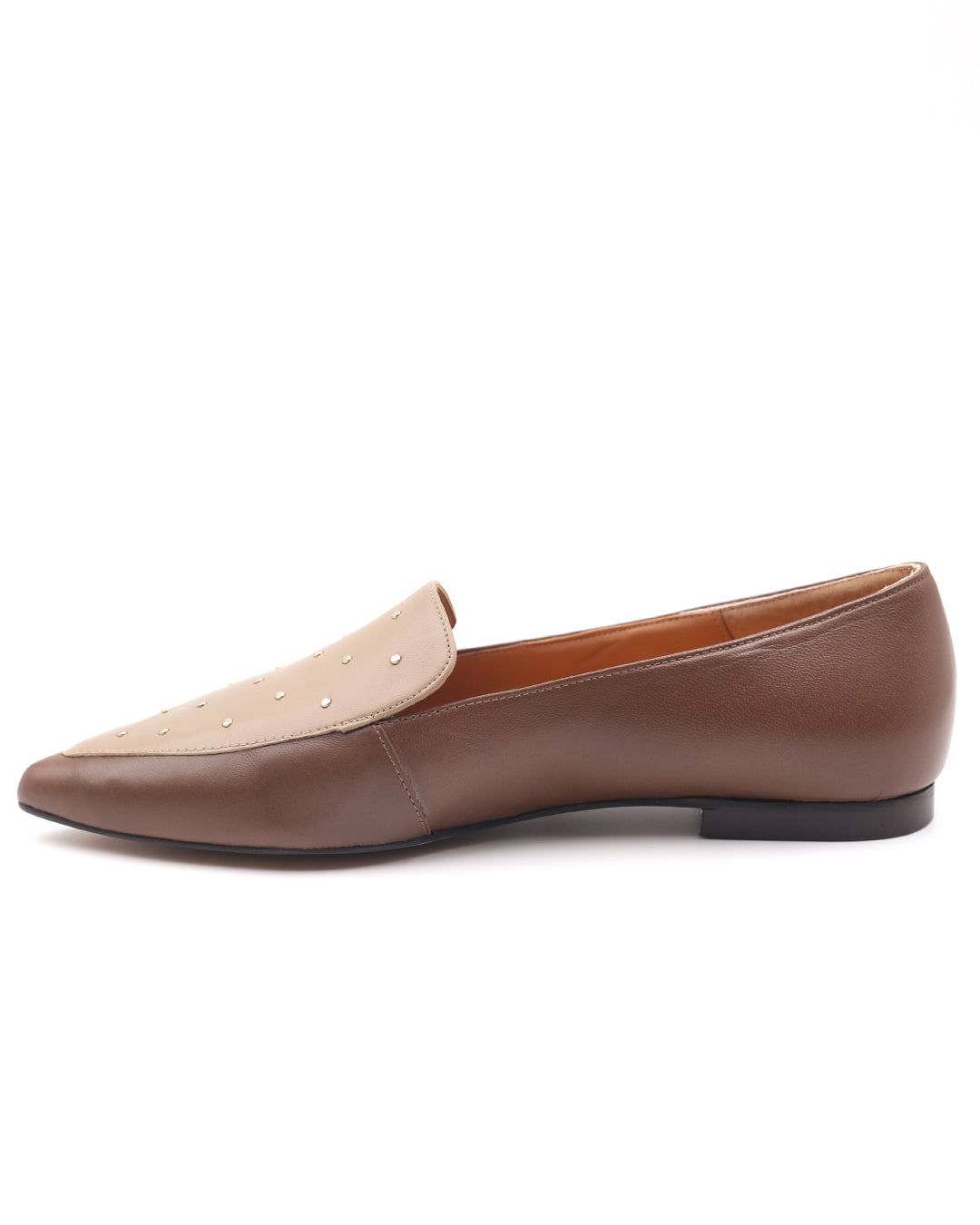 MOCASÍN MARRÓN TACHUELAS