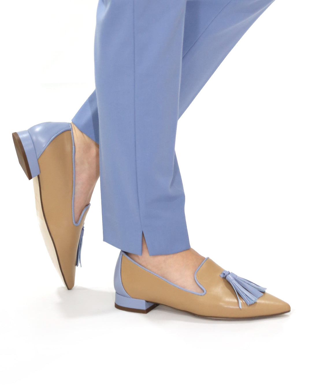 Mocasín-mujer-borlas-azul-marrón