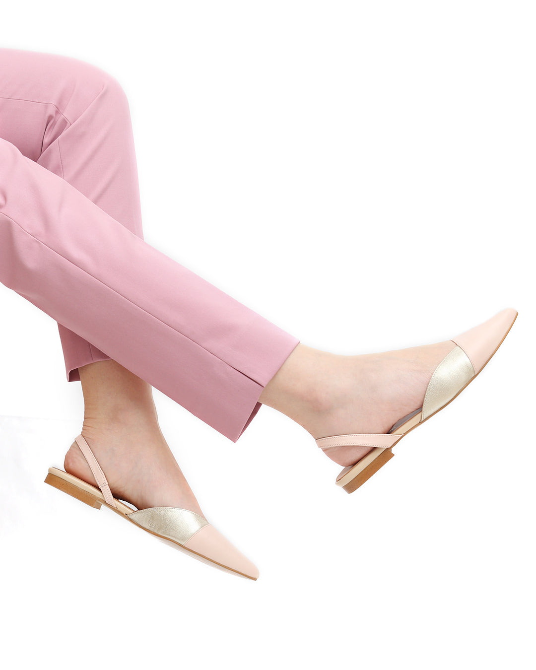 ZAPATO DESTALONADO PLANO ROSA Y DORADO