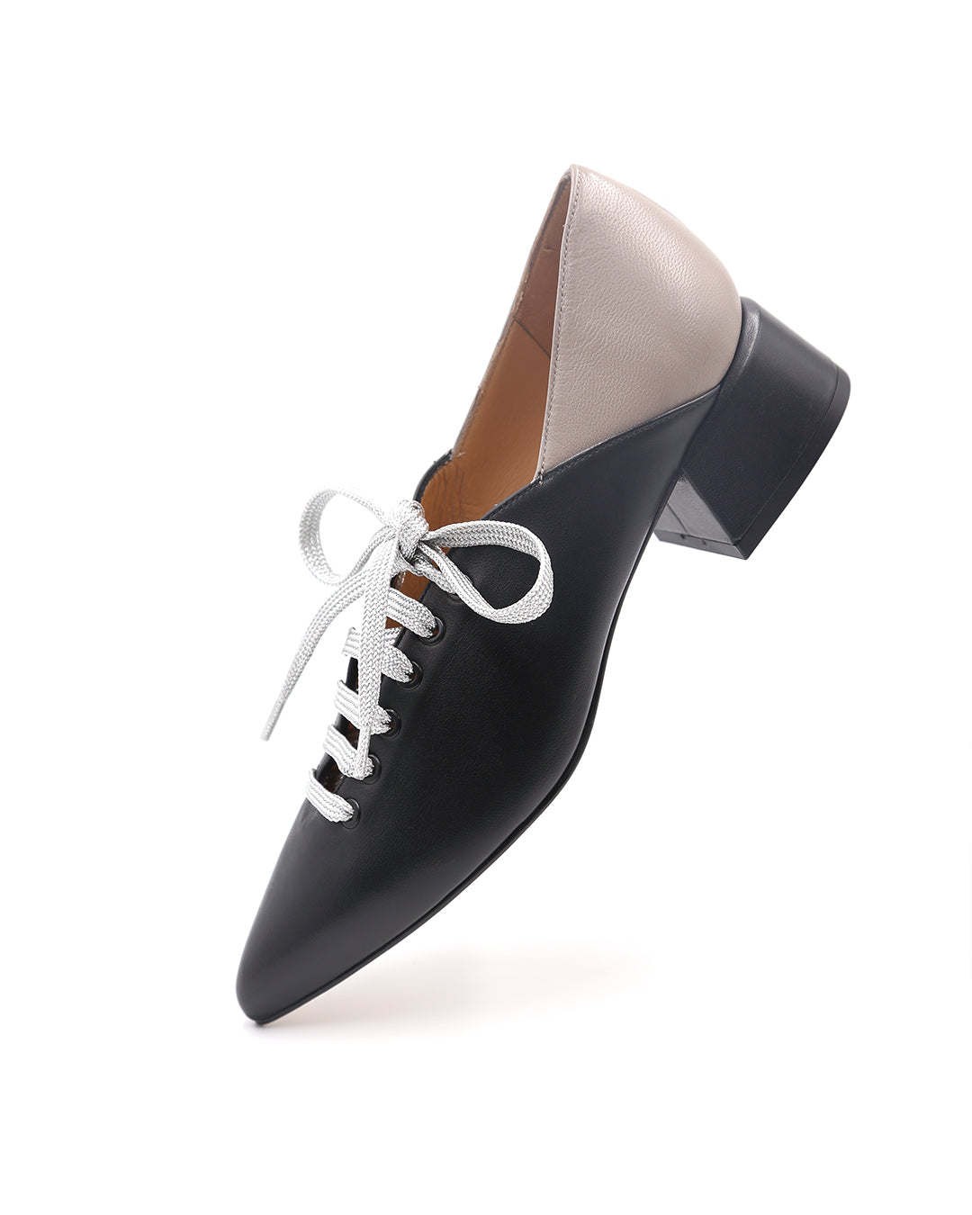 zapato-de-tacón-cordones
