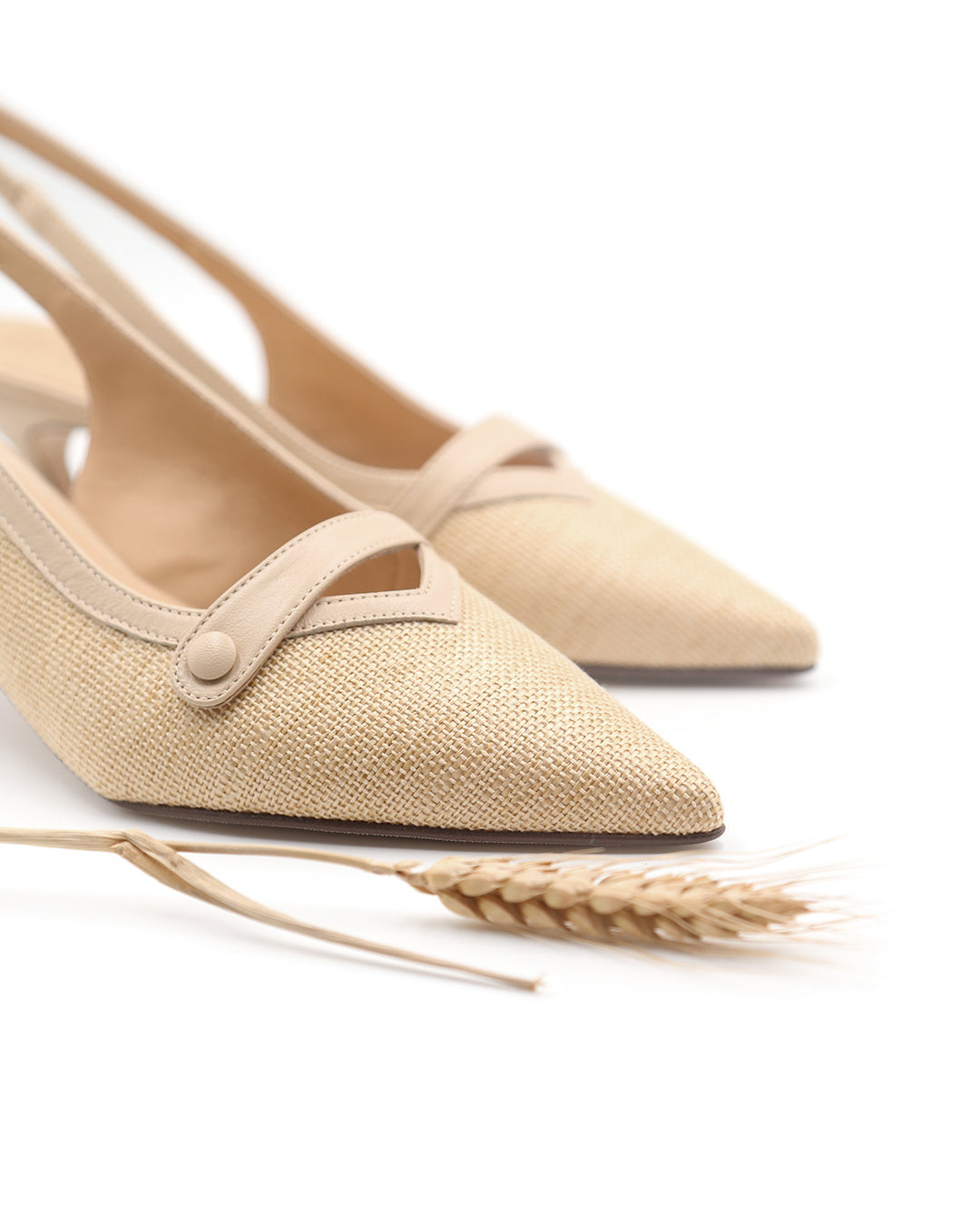 Zapato-tacón-destalonado-rafia-natural 