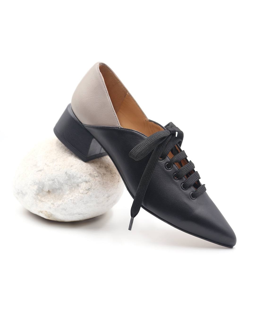zapato-tacón-cordones