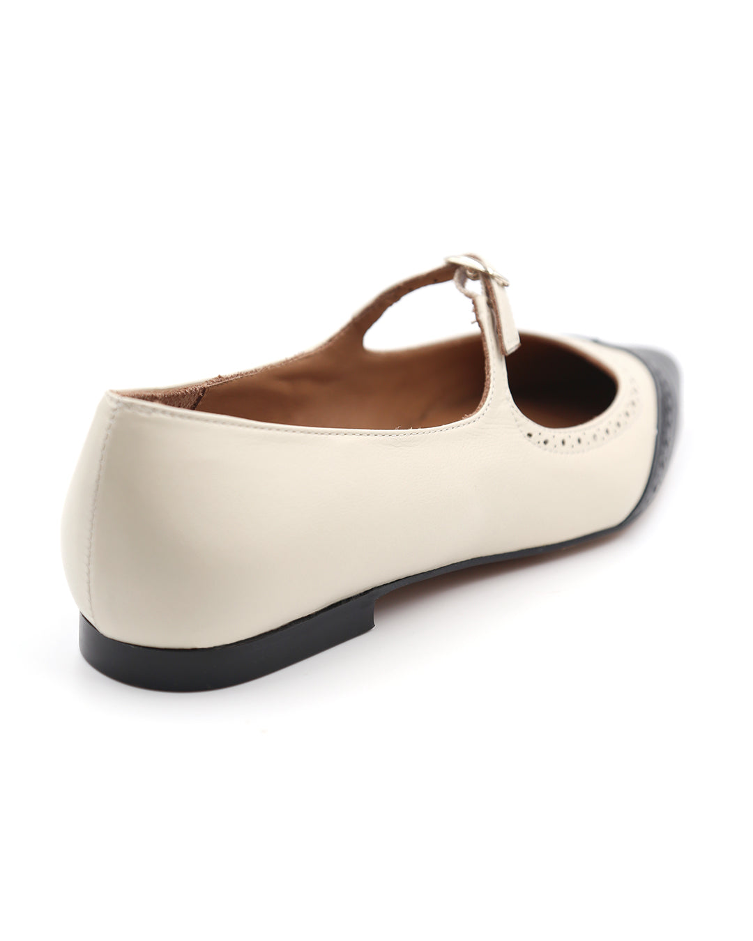 MERCEDITA BLANCA Y NEGRA CON PICADO