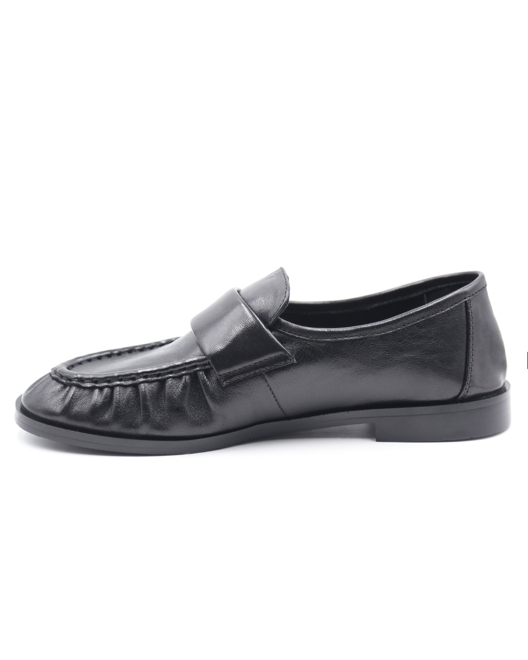 MOCASIN NEGRO PIEL FRUNCIDA